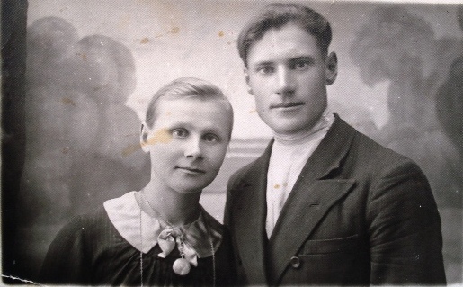 Мои бабушка и дедушка - жители д. Аукштакальнис, 1939г.
